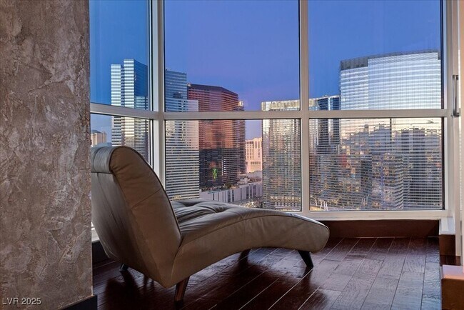 Building Photo - 4575 Dean Martin Dr