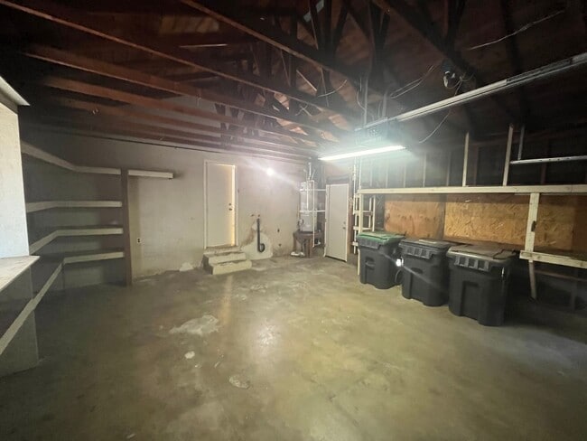 Building Photo - 1523 Wallis Ave