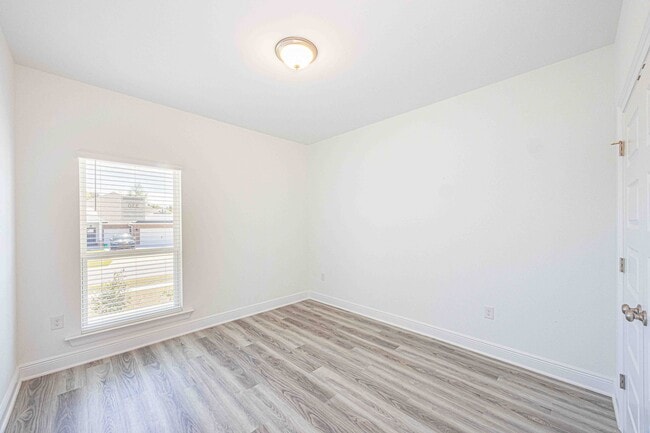 Building Photo - 12591 Shoshoney Cir