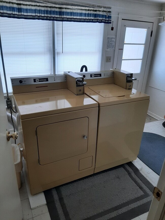 Building Photo - 234 N Duncan St