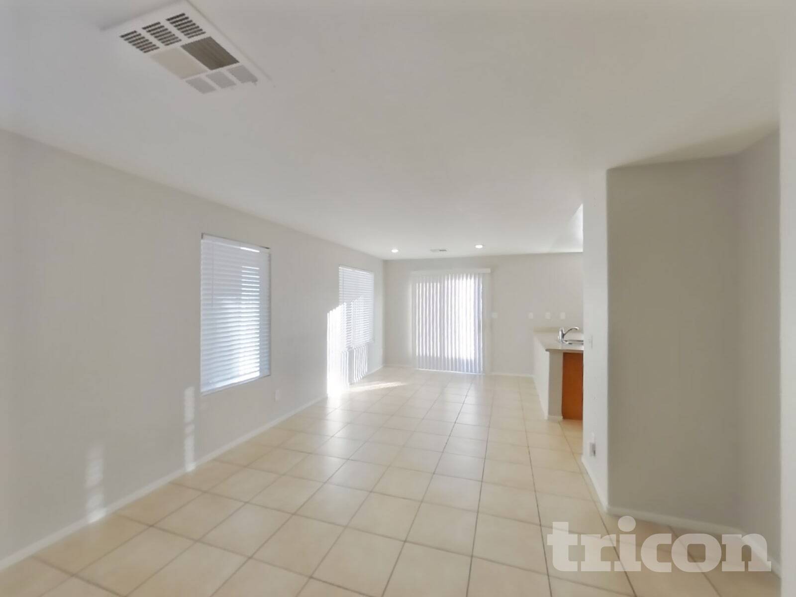 Building Photo - 2114 Seattle Shore St