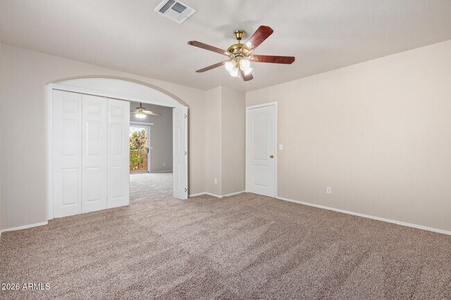 Building Photo - 5682 W Ross Dr