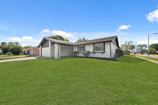 Building Photo - 13835 Templar Ln