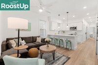 Building Photo - Furnished private bedroom with private ens...