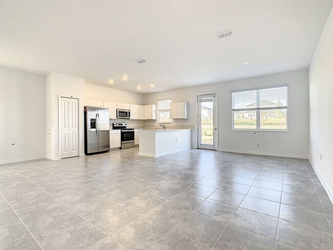 Building Photo - 409 Bogey Dr