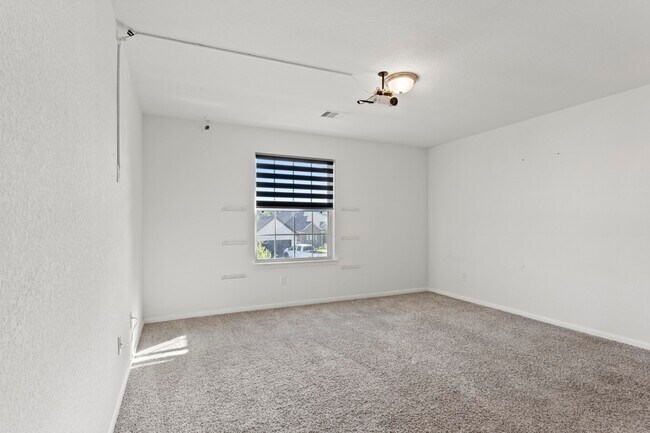 Building Photo - 413 Chardonnay Dr