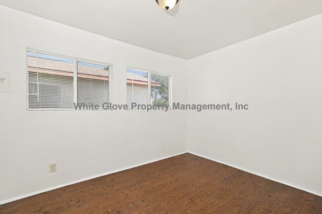 Building Photo - 136 E Ash Ave