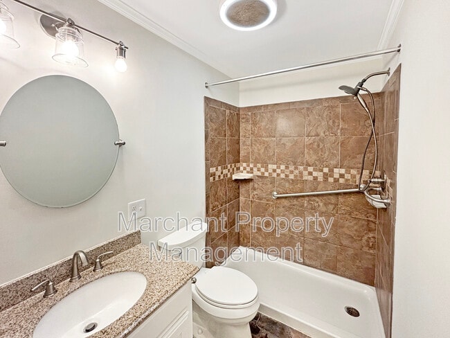 Building Photo - 8 E Sable Ct