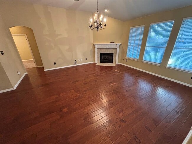 Building Photo - 2909 Yandall Dr