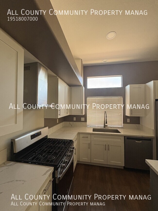 Building Photo - 39560 Bonaire Way