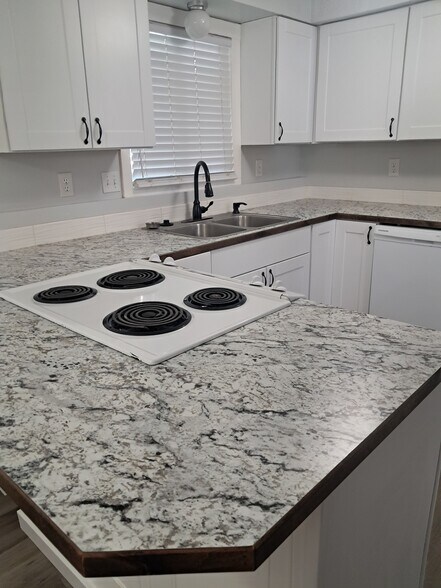 Kitchen - 111 Center St