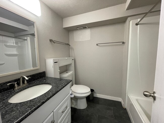 Building Photo - Move-In Ready Highlands Ranch Gem – Recently Updated 3 Bed/3 Bath