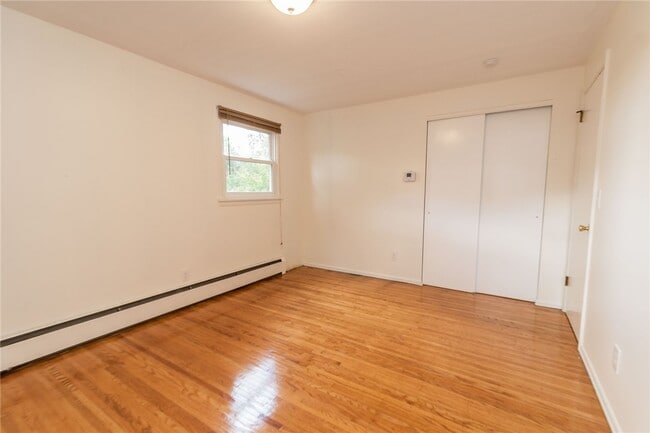 Building Photo - 5 Adeane Dr W