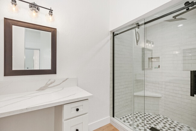 Building Photo - 31 Oak Knolls