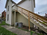 Building Photo - 420 E 14th St