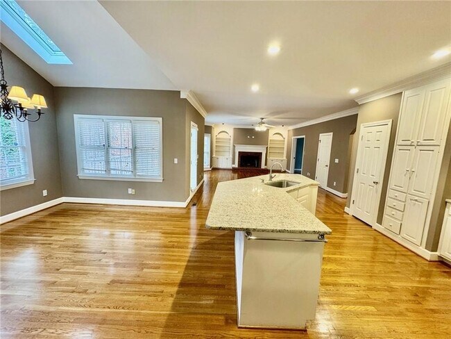 Building Photo - 5450 Heathridge Terrace