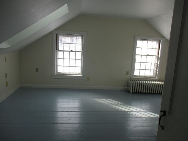 Building Photo - 48 Perkins Ln