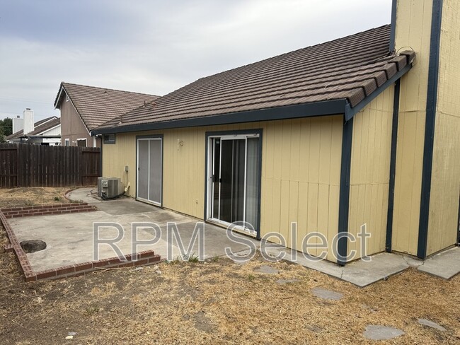 Building Photo - 8012 Parkgate Way