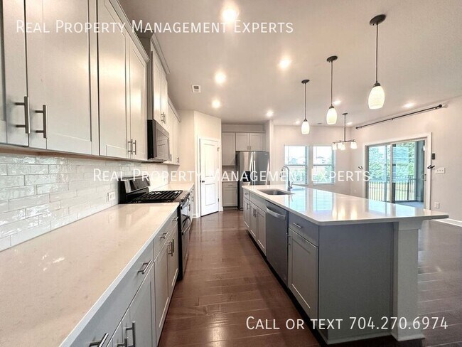 Building Photo - 3012 Striped Maple Ct