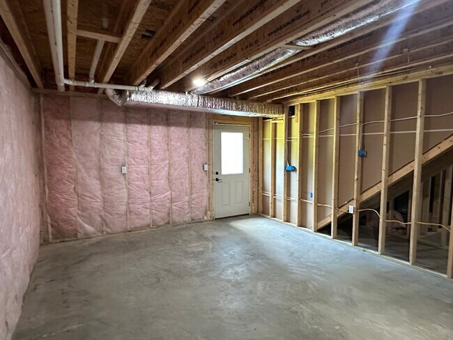 Building Photo - Now Accepting Applications – 4 BED 3 BATH | Summit Pass Subdivision | Waynesville School District