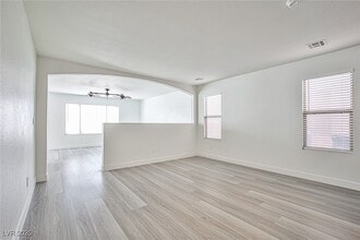 Building Photo - 4757 Englewood Ave