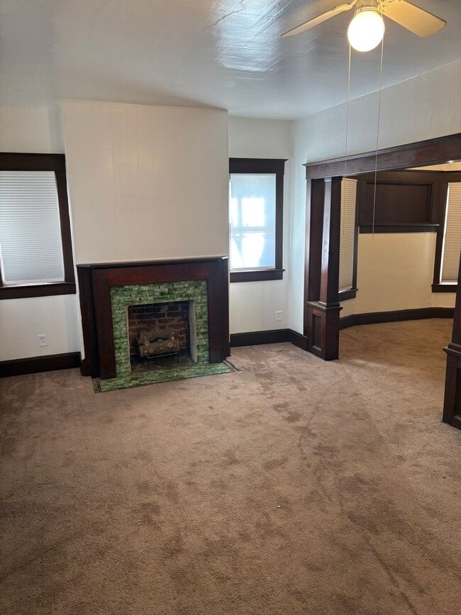 Building Photo - Great 2 Bedroom Available- $1,000