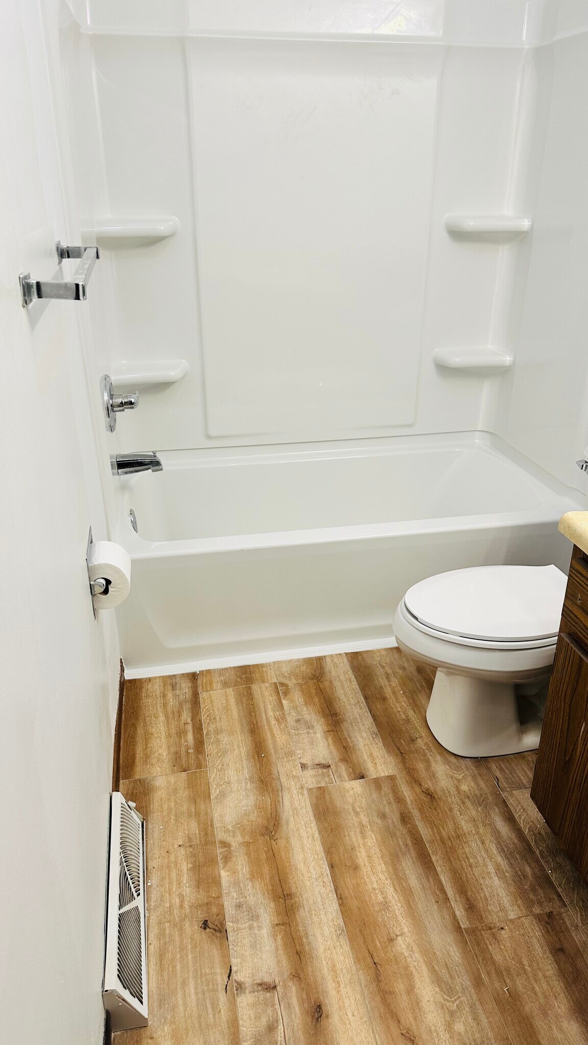 Building Photo - 2611 W 60th St