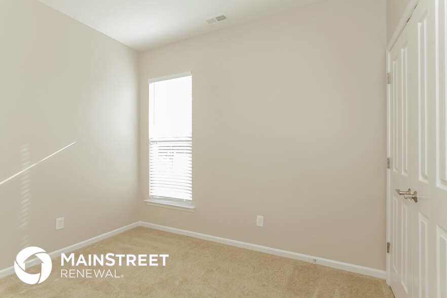 Building Photo - 4104 Vance Rd N