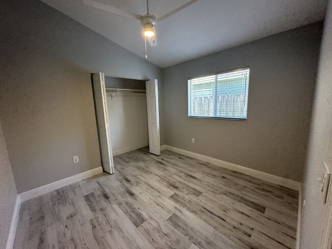 Building Photo - Fully Renovated 3 Bedroom Home on Quiet Cu...