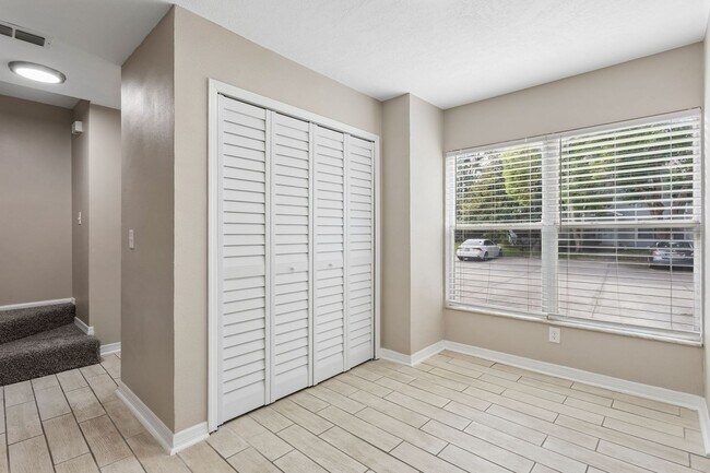 Building Photo - 477 Green Spring Cir
