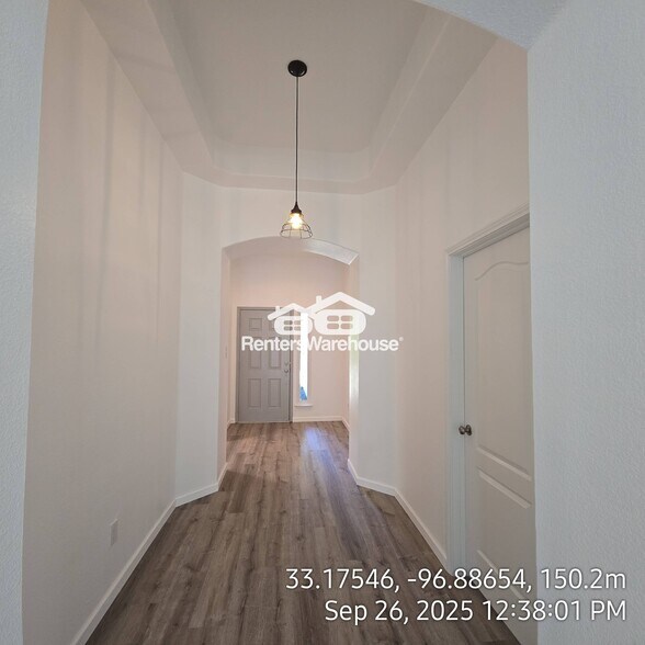 Building Photo - 2600 Redcedar Dr