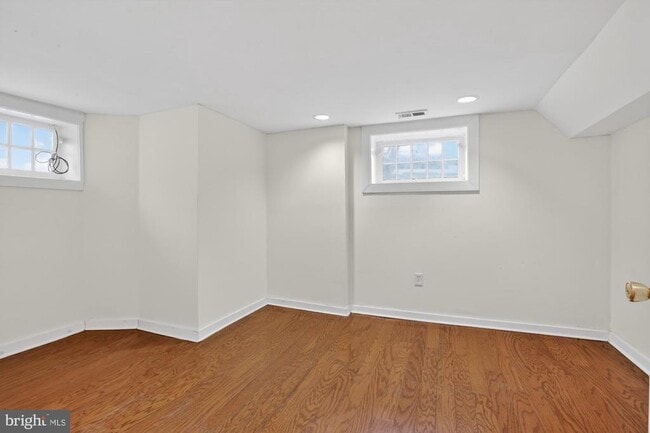 Building Photo - 3512 Lancaster Ave