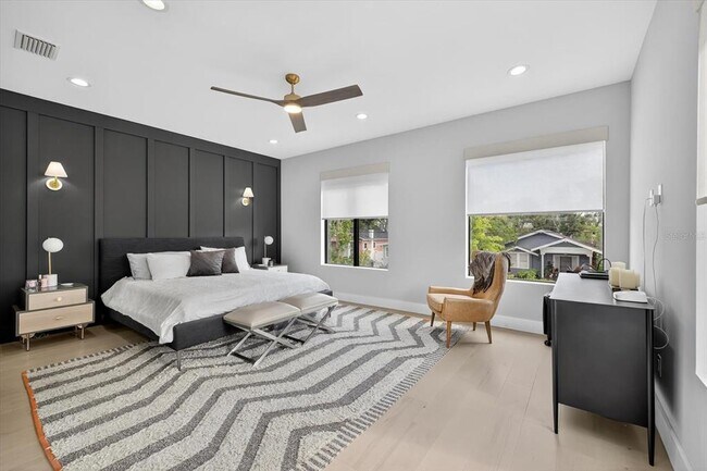 Building Photo - 423 W Amelia Ave