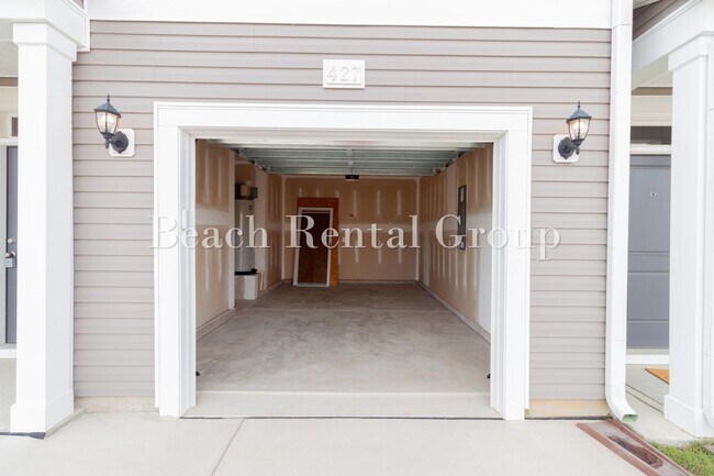 Building Photo - 427 Waterend Dr