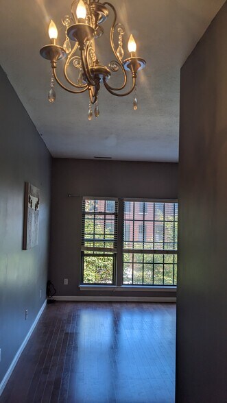 Building Photo - 71 Princeton St