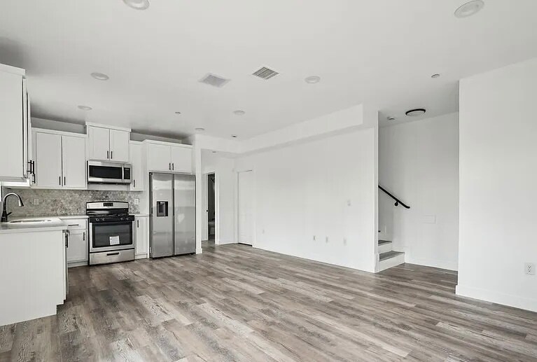 Building Photo - 2516 Malabar St