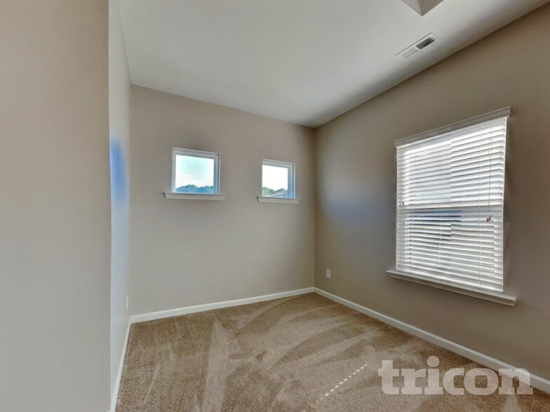 Building Photo - 28 Ashview Dr