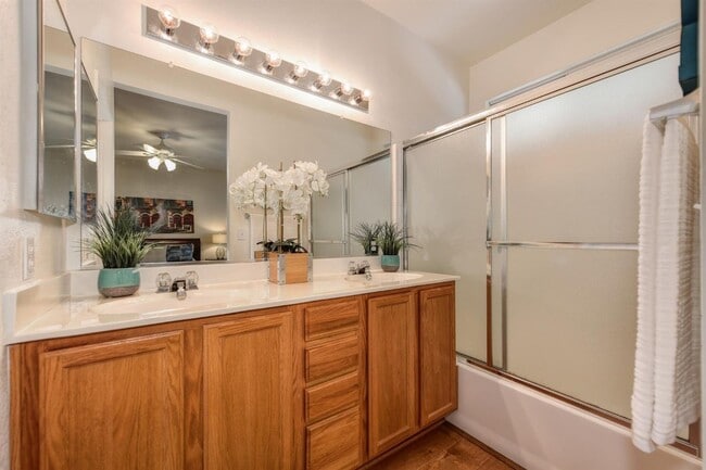 Building Photo - Home for Rent in Gold River, CA