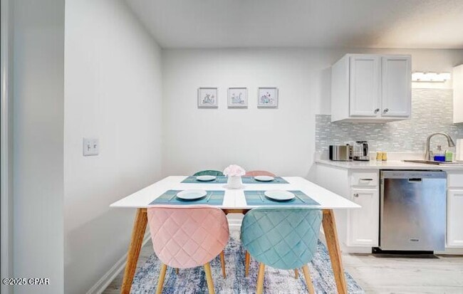 Building Photo - 2621 Lagoon Knoll Dr