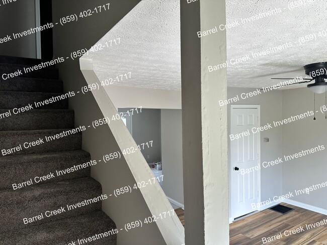 Building Photo - 2-Bed, 1-Bath Townhome with Attached Garag...