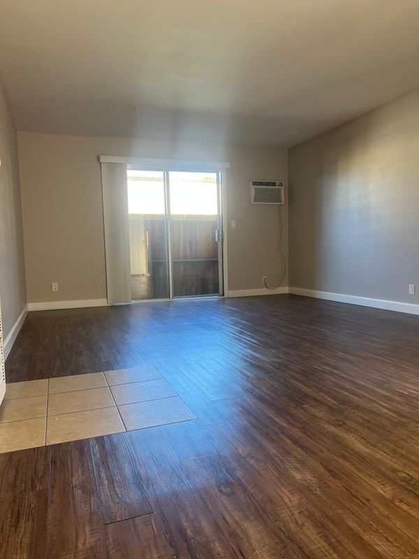 Building Photo - 3401 Hillsborough Dr