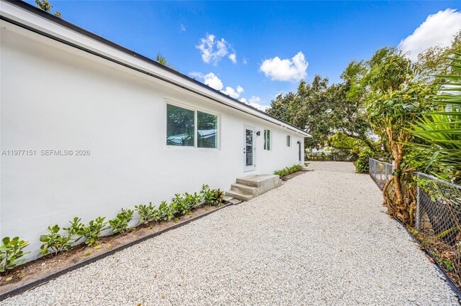 Building Photo - 250 NW 98th St