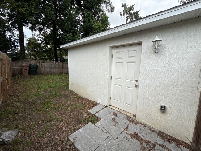 Building Photo - 986 NW 1st St