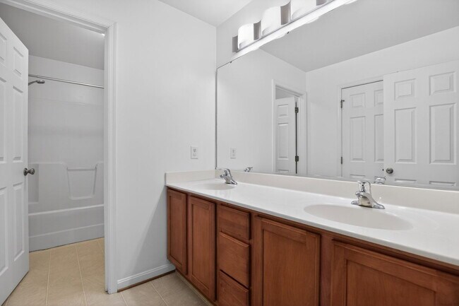 Building Photo - 15152 Robbers Roost Ct