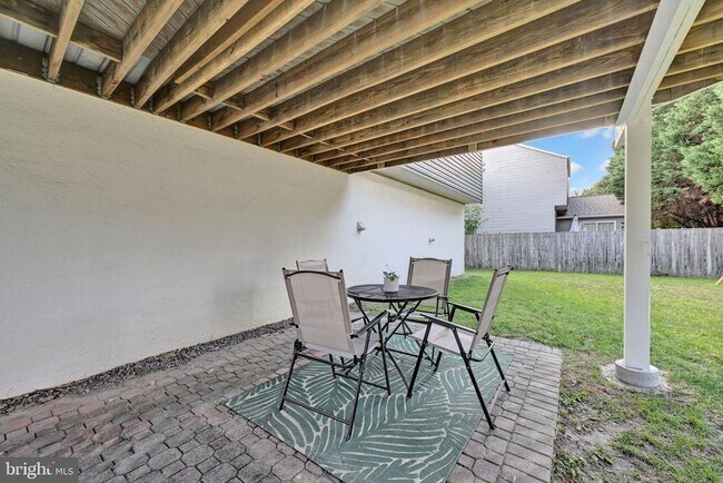 Building Photo - 350 Long Meadow Way