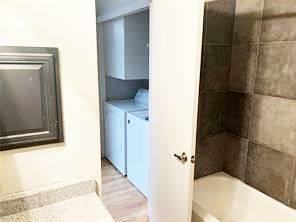 Building Photo - 806 W 24th St