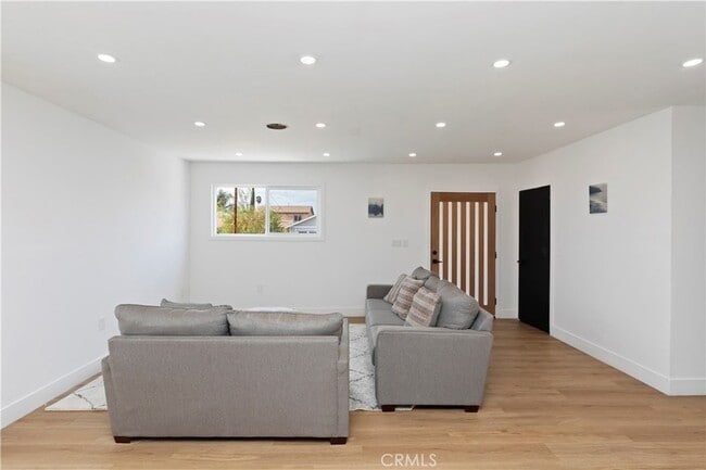 Building Photo - 7830 Casa Blanca St