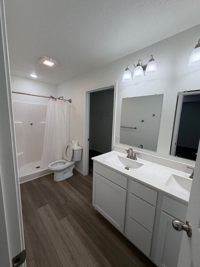 Building Photo - 188 E Sunset Cove Ln