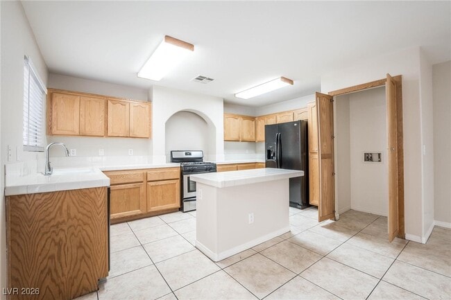 Building Photo - 7277 Bindweed Rd