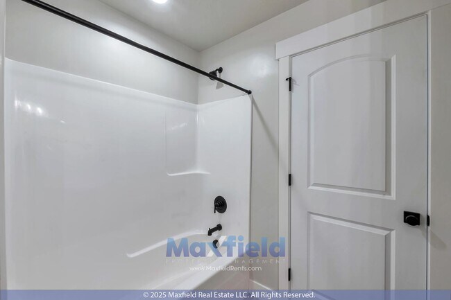 Building Photo - Great Townhome in Lehi - 3BD - 2BTH - 2GAR...